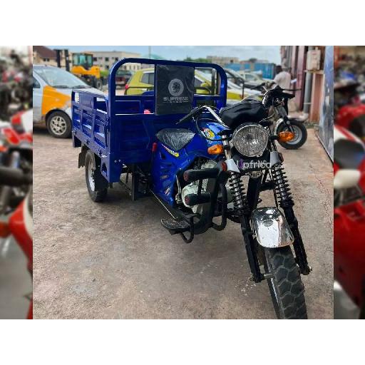 Tricycle Aboboyaa Supreme Star Motorcycle 3 Wheel 200cc Engine Blue