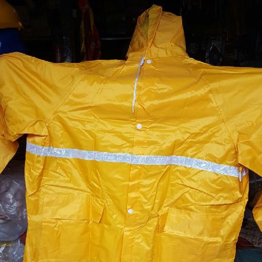 Waterproof Nylon Raincoat with Reflector - Enhanced Protection for All Weather Conditions