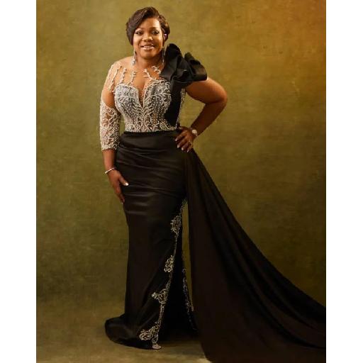 Custom Dressing Experience: Dazzling with Amoasi Official