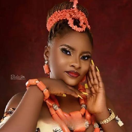 Crystal - Makeup Artist