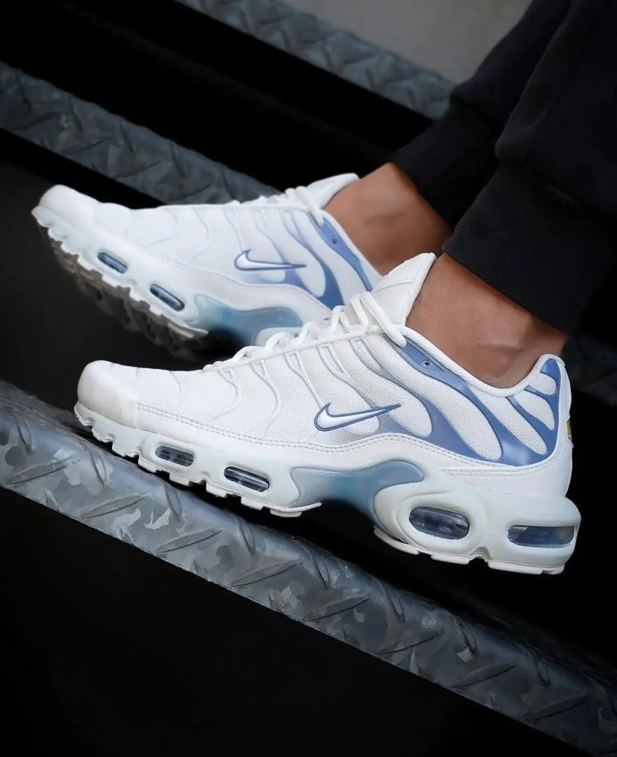 Nike Air Max Plus Sneakers (White & Light Blue)