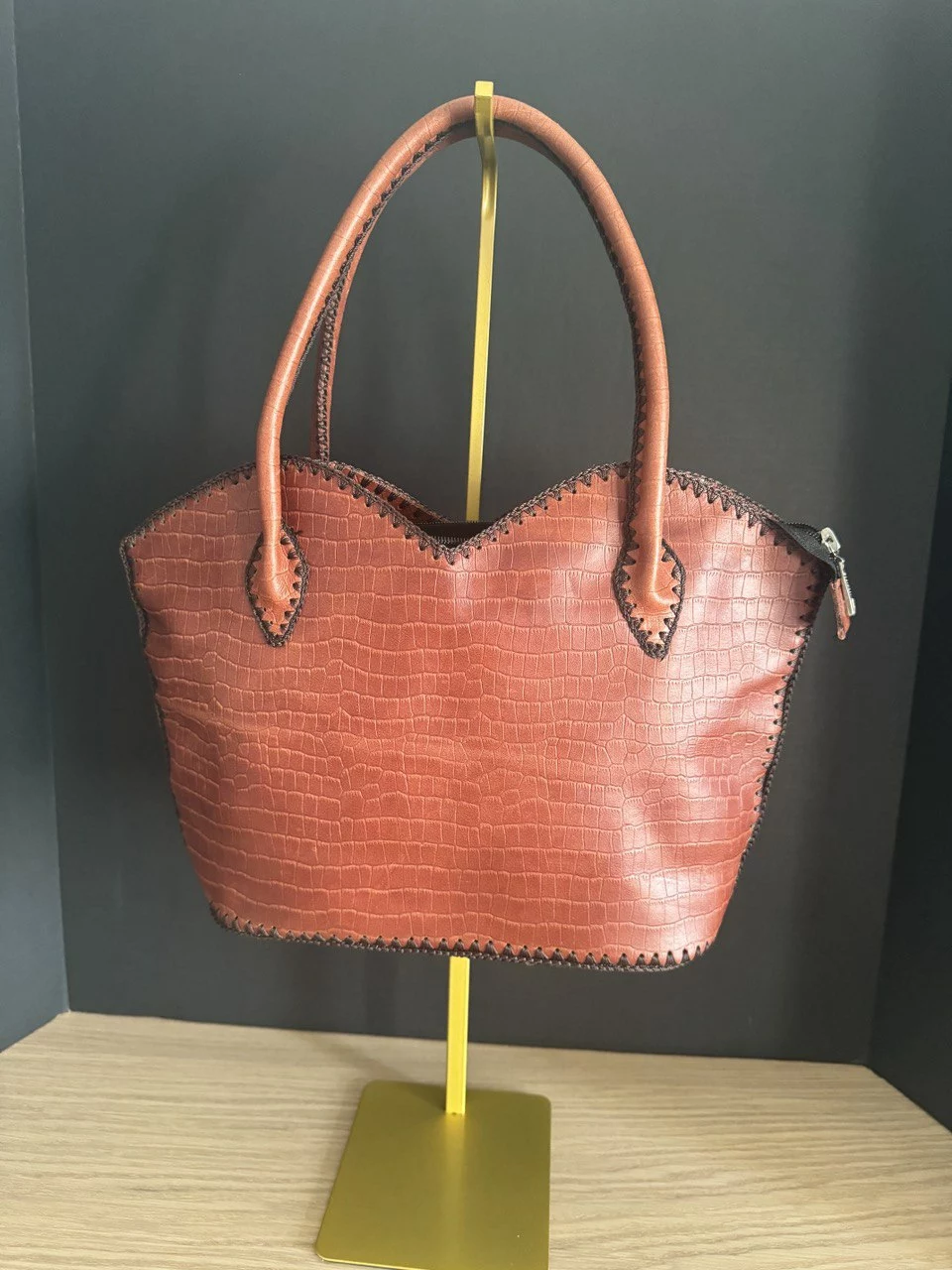 Handcrafted Ethiopian Leather Bags & Traditional Attire – Full-Grain, Embroidered, Addis Ababa