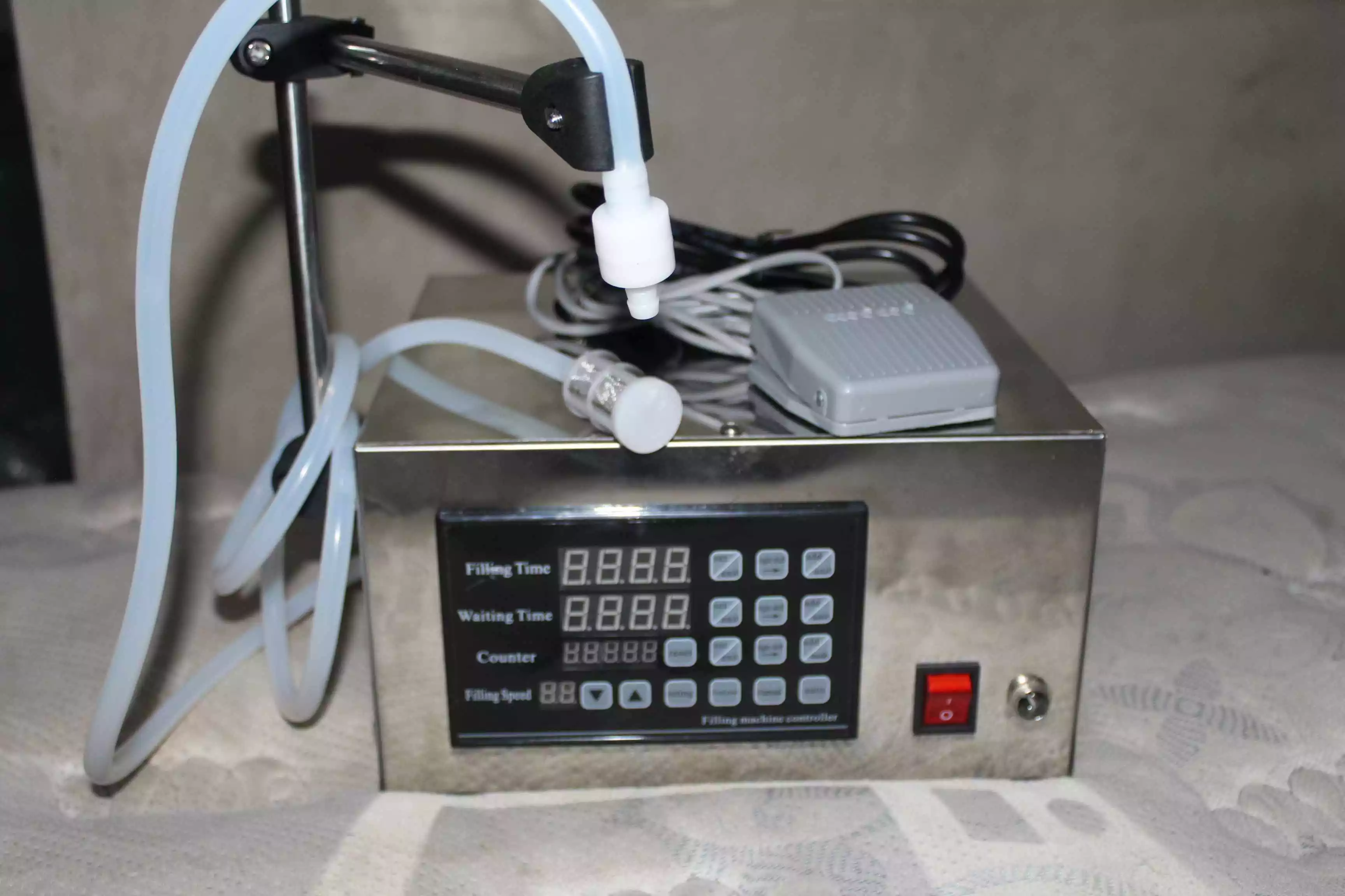 Automatic Digital Control Liquid Bottle Filling Machine