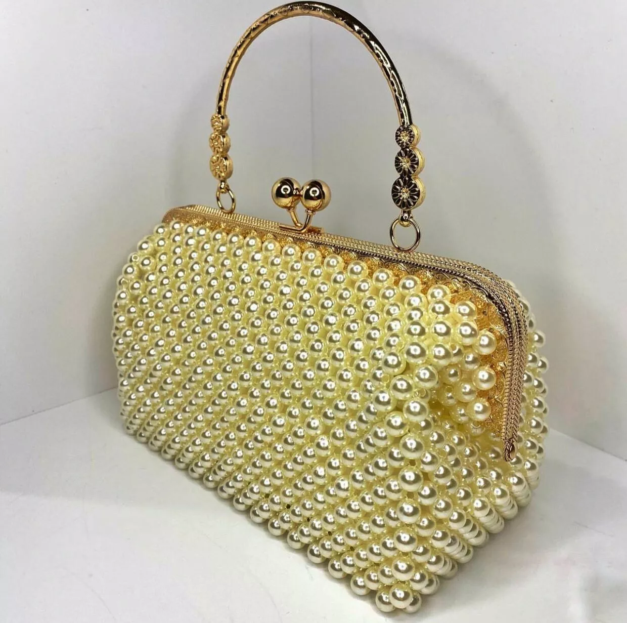 Women's Pearl Beaded Clasp Handbag