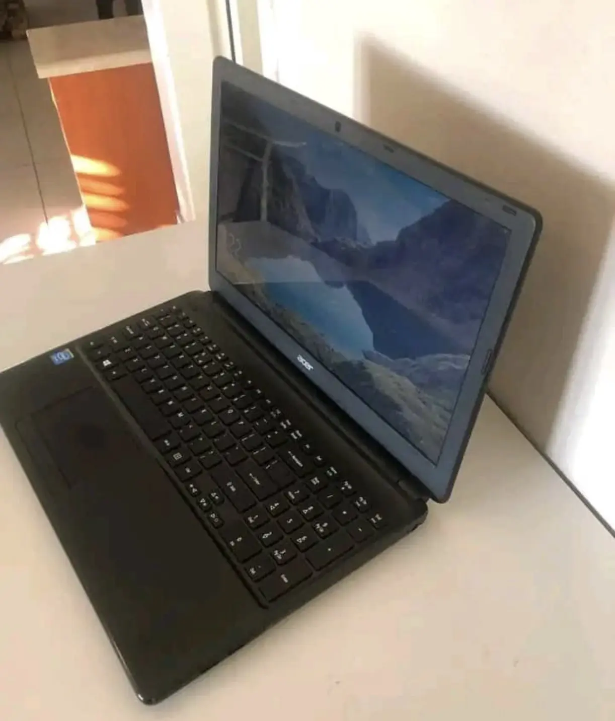 Acer TravelMate P255-M 15.6" Laptop - Core i3-4000M 4th Gen, 4GB RAM, 500GB HDD, HDMI