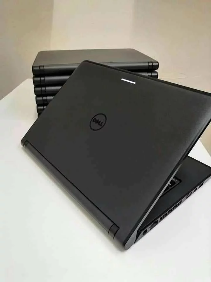 Dell Latitude 3340 Touchscreen Laptop - 13.3" FHD, Core i5, 8GB RAM, 128GB SSD, HDMI/BT