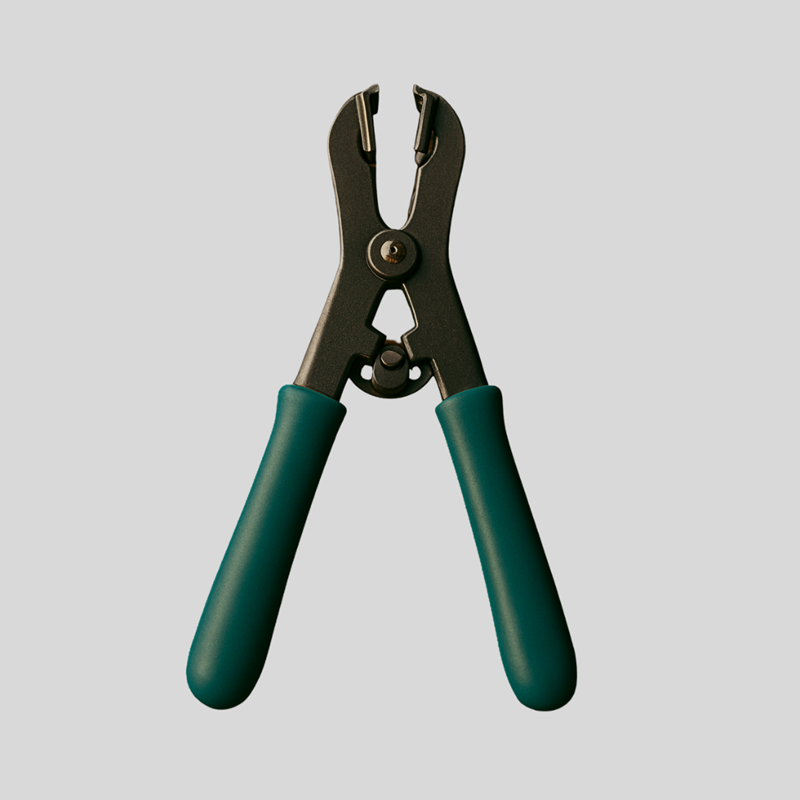 Livestock Castrator Tool – Bloodless Elastrator Pliers for Goats, Sheep, Calves & Tail Docking