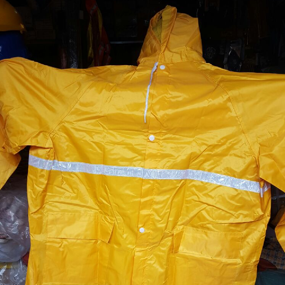 Waterproof Nylon Raincoat with Reflector - Enhanced Protection for All Weather Conditions