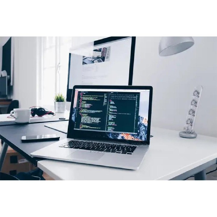 Gracious - I Am a Web Designer, Graphic Designer Digital Marketer