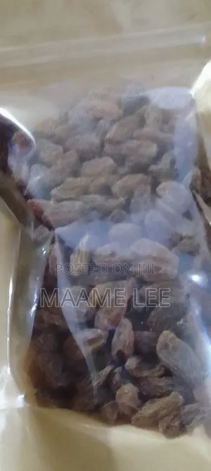 Brown Raisins - Fiber-Rich Dried Fruit for Energy & Digestion