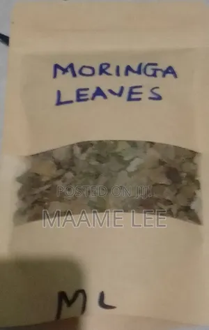 Organic Moringa Leaves - Vitamin-Packed Fresh-Dried Supergreen