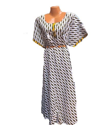 White Design African Print Dress - Crisp Patterned Ghanaian Attire, Elegant Look