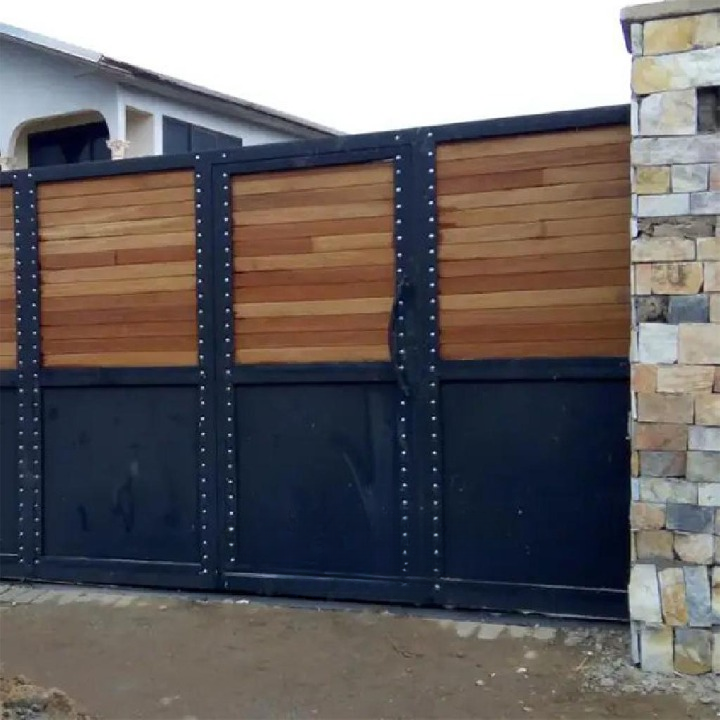 Fullprints - High Quality Sliding Gate