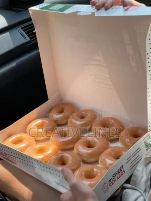 Custom Donut Packaging Boxes - Themed Bakery Carriers