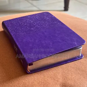 Holman NKJV Compact Ultrathin Bible (Small) - Red Letter Edition