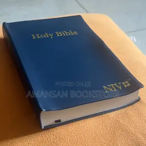 Biblica Holy Bible NIV | Medium-Sized New International Version Bible from Biblica