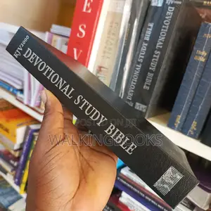 KJV Devotional Study Bible | Daily Devotions Combined with Complete KJV Text