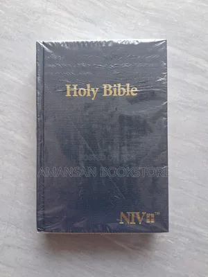 Holy Bible Biblica NIV Hard Cover Large: Dimensions 19.8x13.5x3 cm