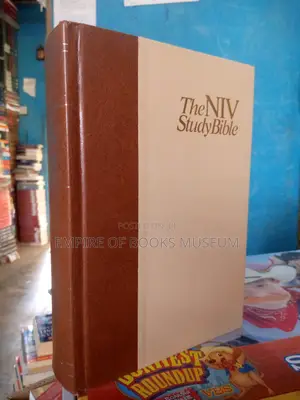 The NIV Study Bible Hardcover: In Good Condition Looks New Too