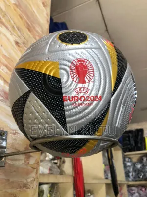 Quality Footballs – Professional Match Football – Anti-Slip 32-Panel Design