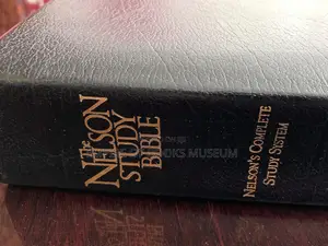 The Nelson Study Bible NKJV (Genuine Leather) | Complete Study System in Elegant Black Leather