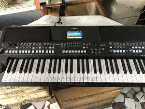 Yamaha PSR SX 600
