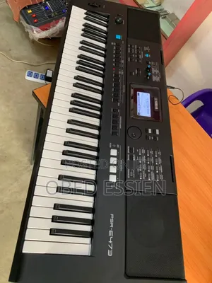 Yamaha Keyboard (Psr E-473) With Stand