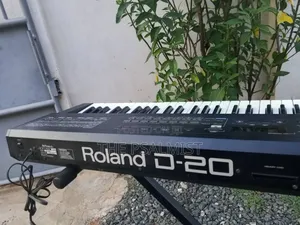Roland D20 Synthroland D-20 61-Key Multi-Timbral Linear Synthesizer