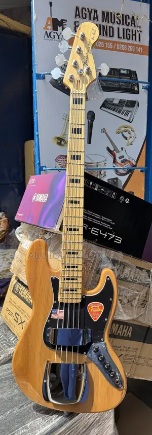 Active Jazz Bass Guitar Fender