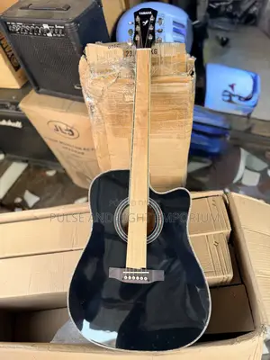 Yamaha Acoustic Guitar with Cutaway Body – Dreadnought Style, Beginner-Friendly 6-String Steel-String