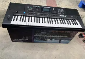 Yamaha PSR-473 61-Keys Electronic Keyboard