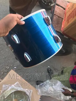 Sleek Blue Yamaha Gigmaker Drums | Professional Drum Kit | Durable Build | Stage & Studio Ready