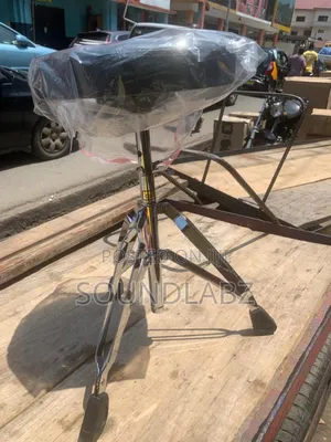 Adjustable Keyboard Bench & Piano Stool – Padded Foam Seat, Height-Adjustable for All Playing Levels