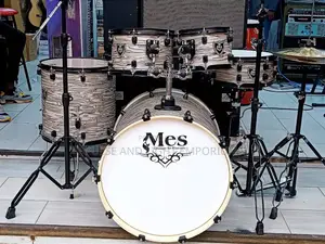 Mes 5-piece Acoustic Drum Set(Designed In Europe)Plus A Wool Carpet