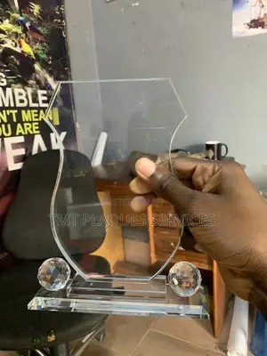 Golden Crystal Award Plaque – Gold-Accented Glass Plaque with Custom Engraving for Events