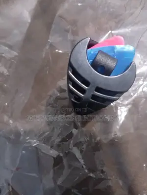 Guitar Pick (4) and Pick Holder (2)