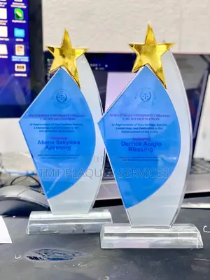 Crystal Glass Award Plaque – Optically Clear Engraved Plaque for Ceremonies & Events