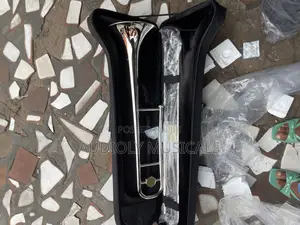 Brass Bb Tenor Slide Trombone – Smooth Glide Action, Lacquer Finish for Jazz, Orchestra & Bands