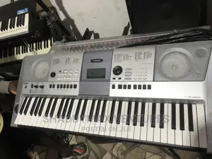 Yamaha PSR 413 Keyboard