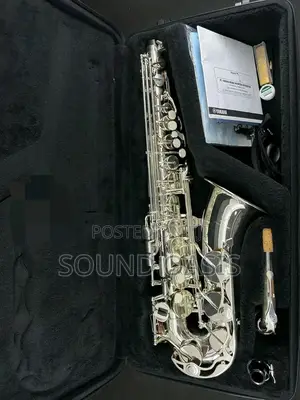 Yamaha YSS-475II Intermediate Soprano Saxophone | Bright Resonant Tone | Adjustable Keys | Mouthpiece Included