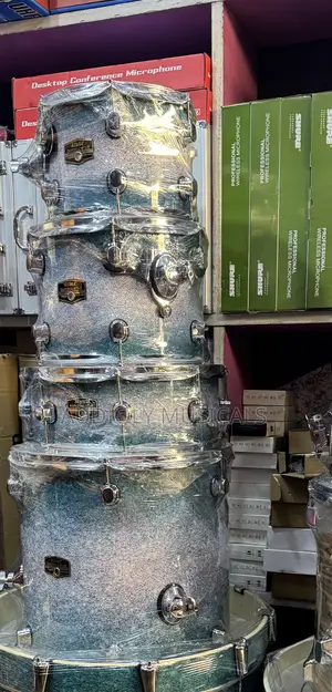 Tama Imperialstar 5-Set Drums With Two Cymbals