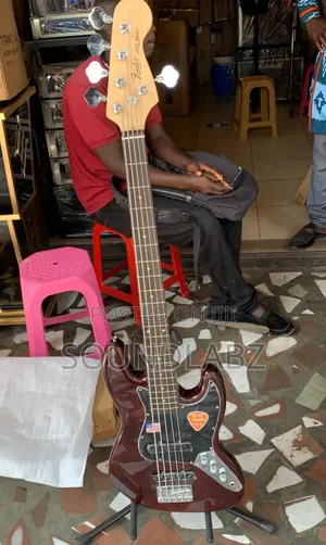 Fender 5-String Jazz Bass Passive Guitar – Slim Neck, Dual J-Pickups & Comfortable C-Shape Profile