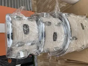Yamaha 5 Set of Drums