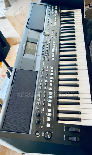 Yamaha PSR-Sx700 61-Key Mid-Level Arranger Keyboard