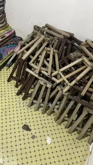 Wooden Mini Table-Top Easel Stand – Small Wooden Easel for Painting & Display, Pack of 100