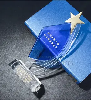 Golden Crystal Award Plaque – Gold-Accented Glass Plaque with Custom Engraving for Events