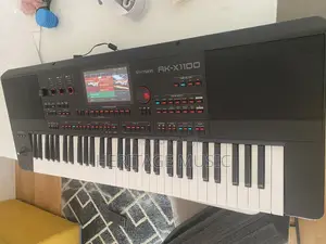 Thomann AKX-1100 61-Key Arranger Keyboard – Premium Voices, Auto Accompaniment & Built-In Speakers