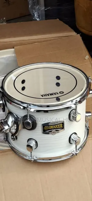 Yamaha Full Set Drum With Two Cymbals