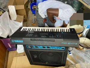 Yamaha PSR-E473 61-Key Keyboard + Amplifier Combo Package – 820 Voices, Complete Performance Setup