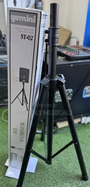 Speaker Stand With Reversible Shaft